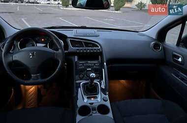 Позашляховик / Кросовер Peugeot 3008 2012 в 