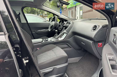 Позашляховик / Кросовер Peugeot 3008 2012 в 