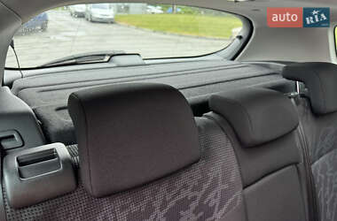 Позашляховик / Кросовер Peugeot 3008 2012 в 
