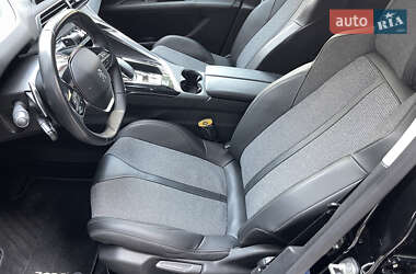 Позашляховик / Кросовер Peugeot 3008 2020 в 