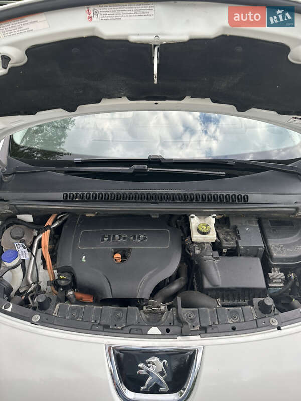 Внедорожник / Кроссовер Peugeot 3008 2012 в Буске