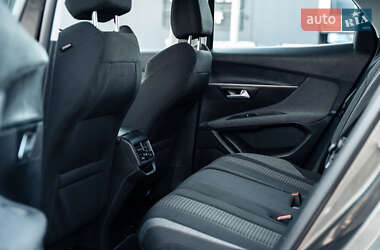 Позашляховик / Кросовер Peugeot 3008 2020 в 