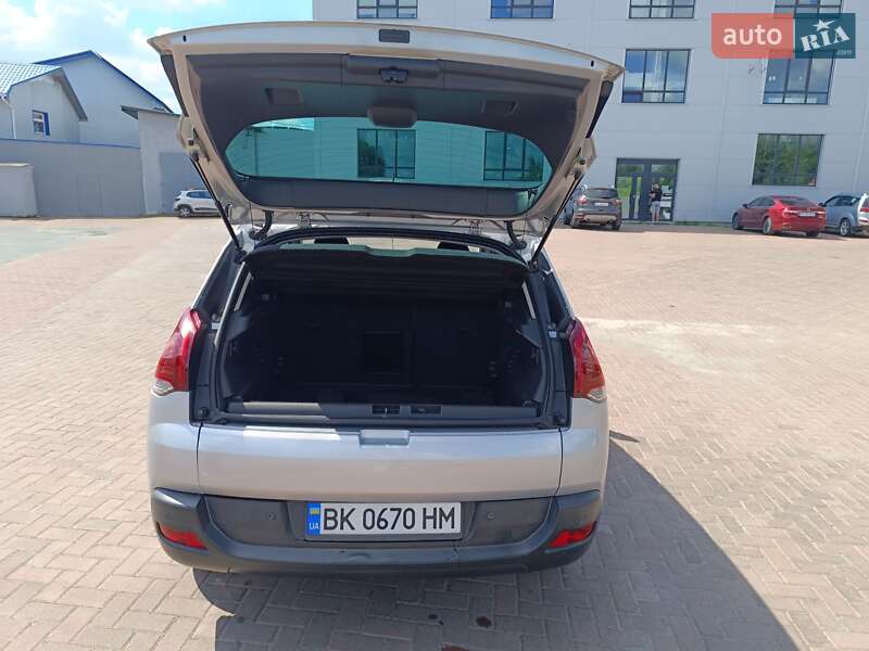 Внедорожник / Кроссовер Peugeot 3008 2015 в Ровно