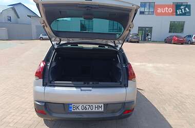 Внедорожник / Кроссовер Peugeot 3008 2015 в 