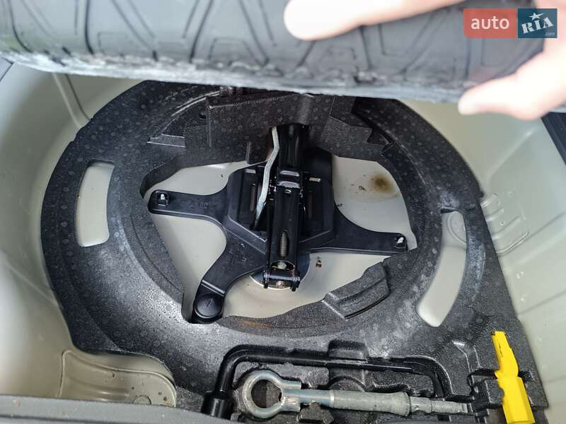 Внедорожник / Кроссовер Peugeot 3008 2015 в Ровно