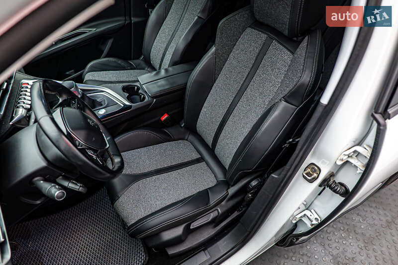 Внедорожник / Кроссовер Peugeot 3008 2016 в Киеве