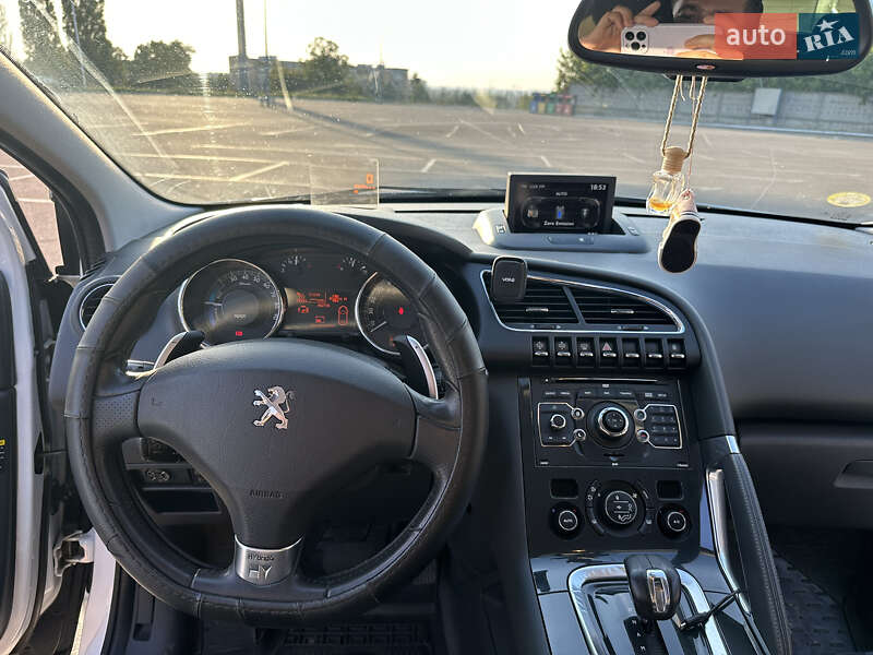 Позашляховик / Кросовер Peugeot 3008 2012 в Харкові