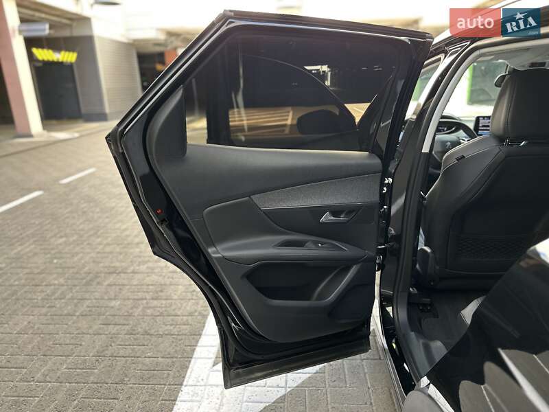 Внедорожник / Кроссовер Peugeot 3008 2017 в Киеве