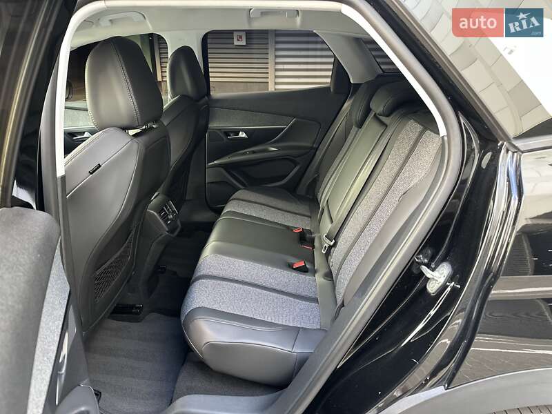 Внедорожник / Кроссовер Peugeot 3008 2017 в Киеве