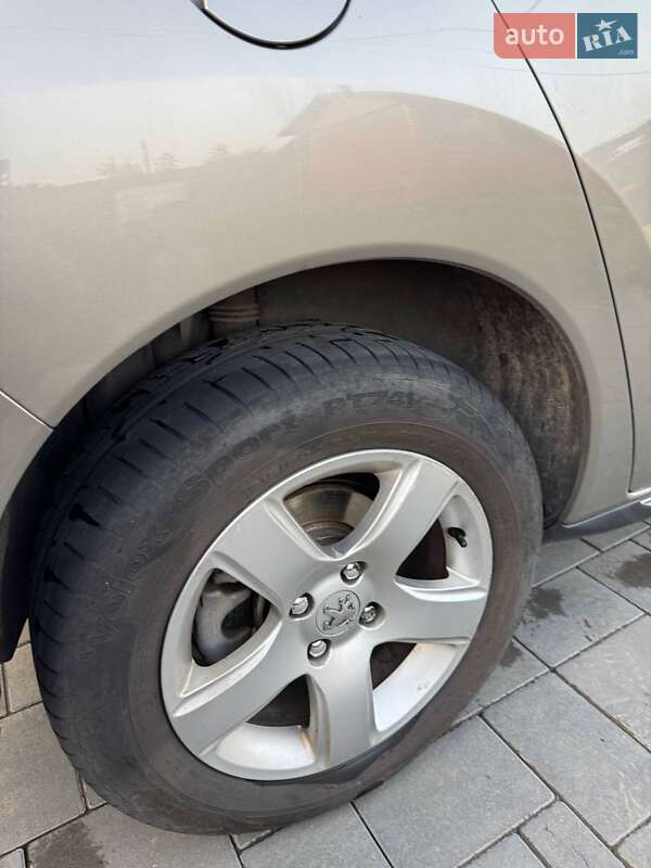 Позашляховик / Кросовер Peugeot 3008 2011 в Іллінцях