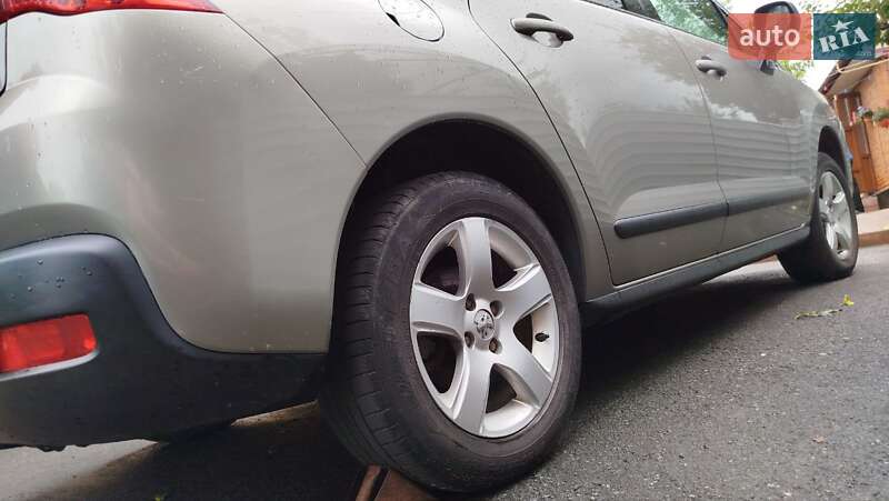 Позашляховик / Кросовер Peugeot 3008 2010 в Хмельницькому