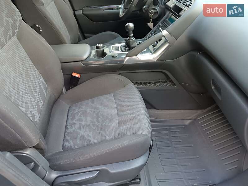 Позашляховик / Кросовер Peugeot 3008 2011 в Калуші