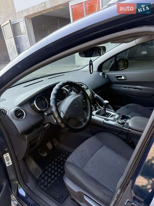 Позашляховик / Кросовер Peugeot 3008 2010 в Городенці