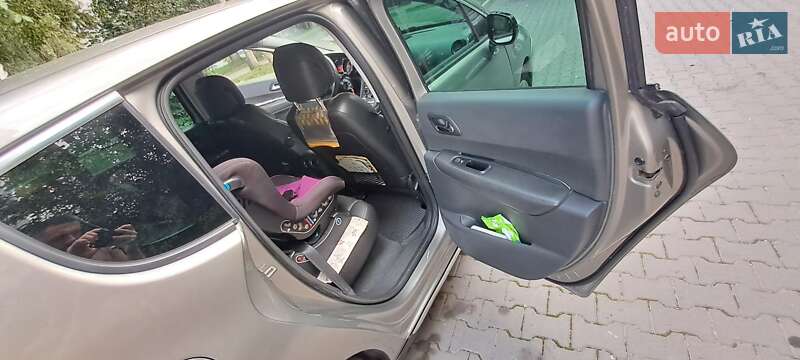 Позашляховик / Кросовер Peugeot 3008 2013 в Івано-Франківську