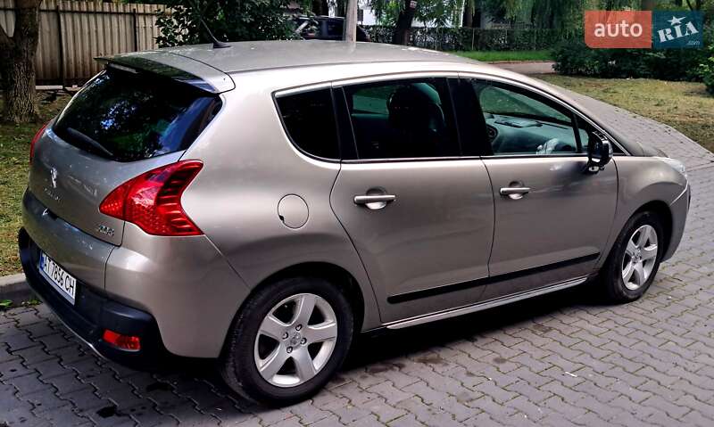 Позашляховик / Кросовер Peugeot 3008 2013 в Івано-Франківську