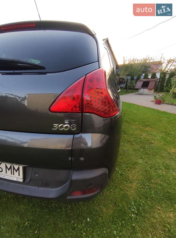 Позашляховик / Кросовер Peugeot 3008 2012 в Пустомитах