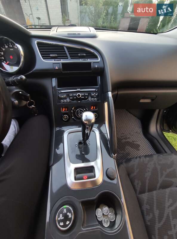 Позашляховик / Кросовер Peugeot 3008 2012 в Пустомитах