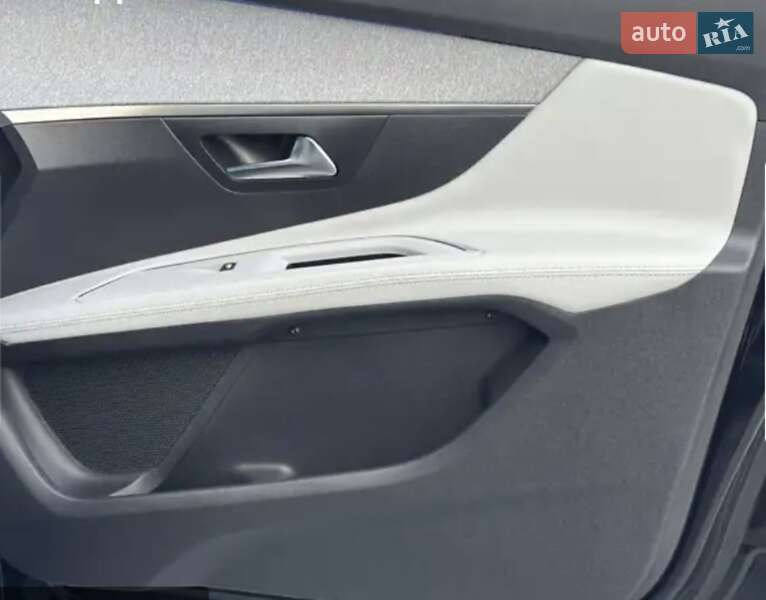 Внедорожник / Кроссовер Peugeot 3008 2019 в Киеве