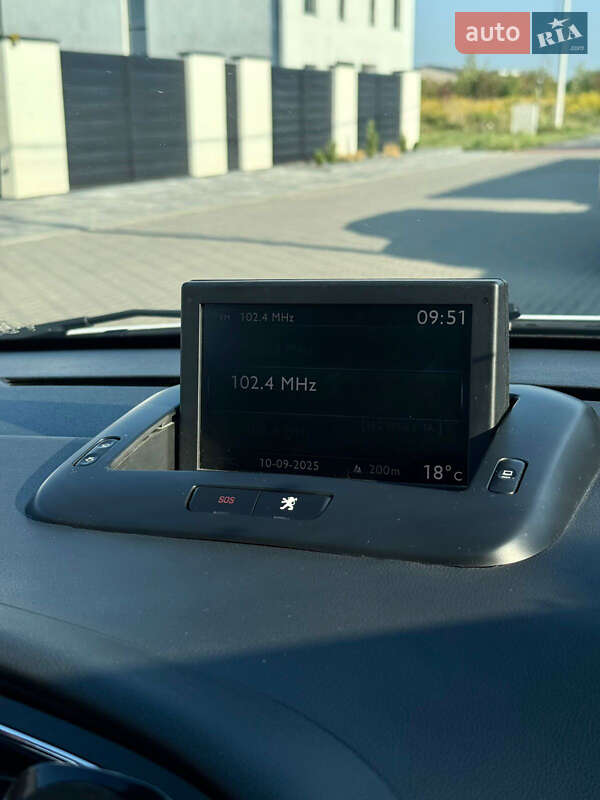 Позашляховик / Кросовер Peugeot 3008 2010 в Луцьку