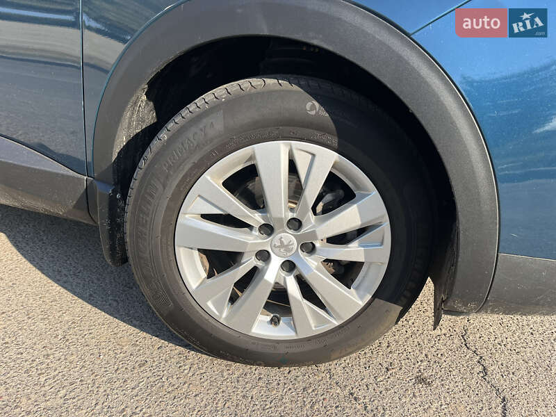 Внедорожник / Кроссовер Peugeot 3008 2021 в Киеве