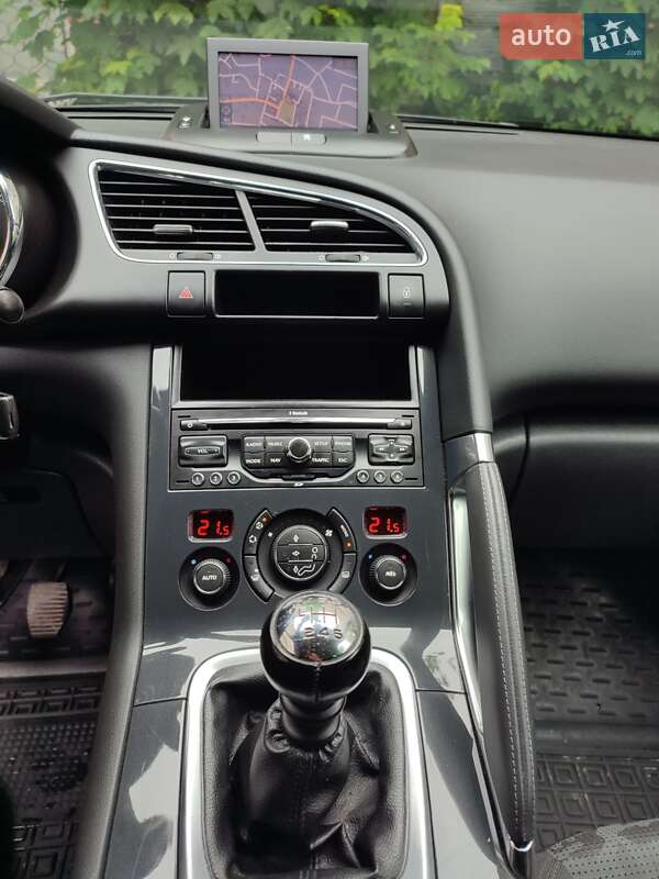 Позашляховик / Кросовер Peugeot 3008 2011 в Львові