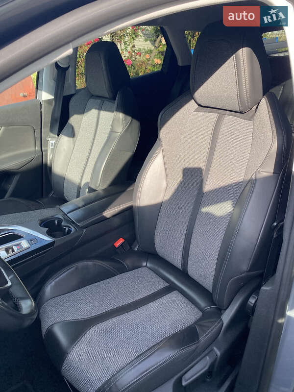 Позашляховик / Кросовер Peugeot 3008 2018 в Житомирі