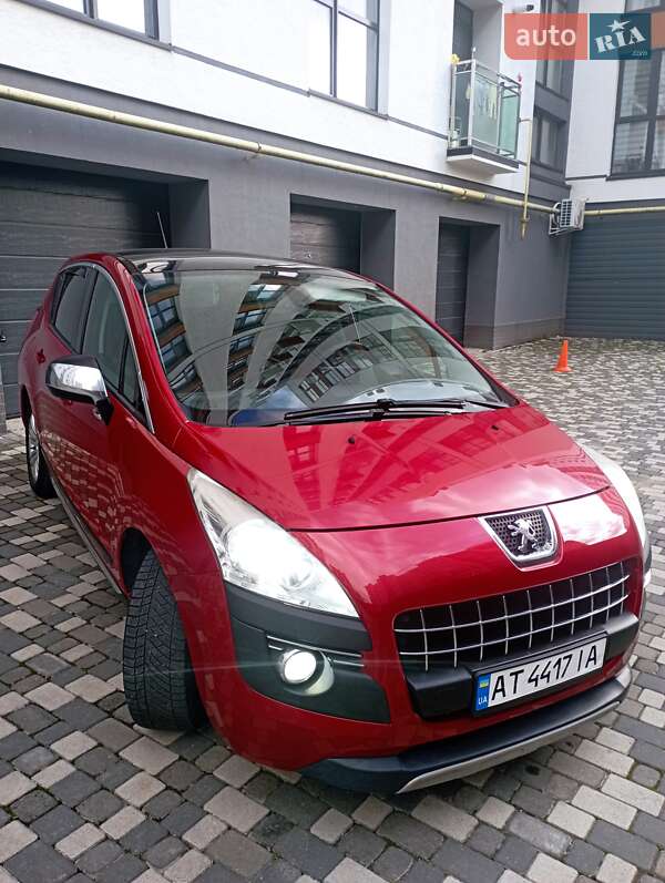 Позашляховик / Кросовер Peugeot 3008 2011 в Івано-Франківську