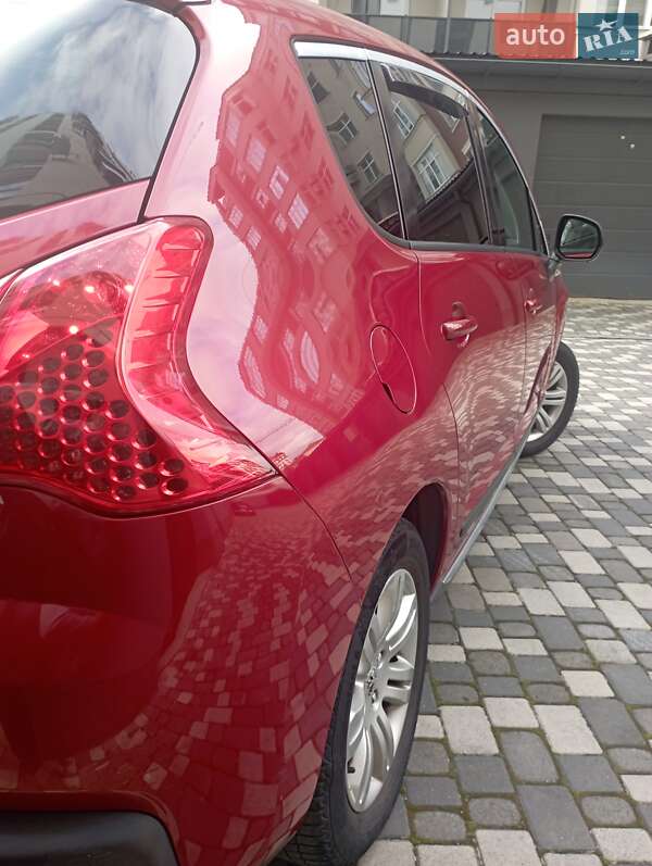 Позашляховик / Кросовер Peugeot 3008 2011 в Івано-Франківську