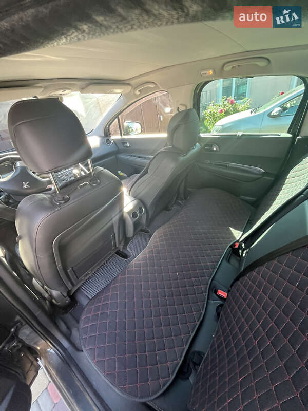 Внедорожник / Кроссовер Peugeot 3008 2015 в Киеве фото 4 Внедорожник / Кроссовер Peugeot 3008 2015 в Киеве