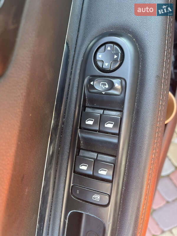 Внедорожник / Кроссовер Peugeot 3008 2015 в Киеве фото 7 Внедорожник / Кроссовер Peugeot 3008 2015 в Киеве