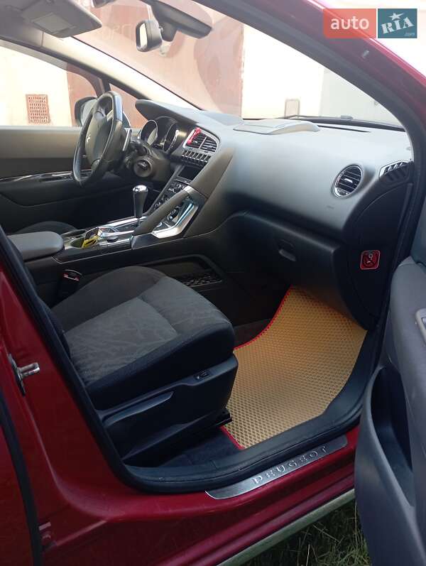 Позашляховик / Кросовер Peugeot 3008 2011 в Івано-Франківську