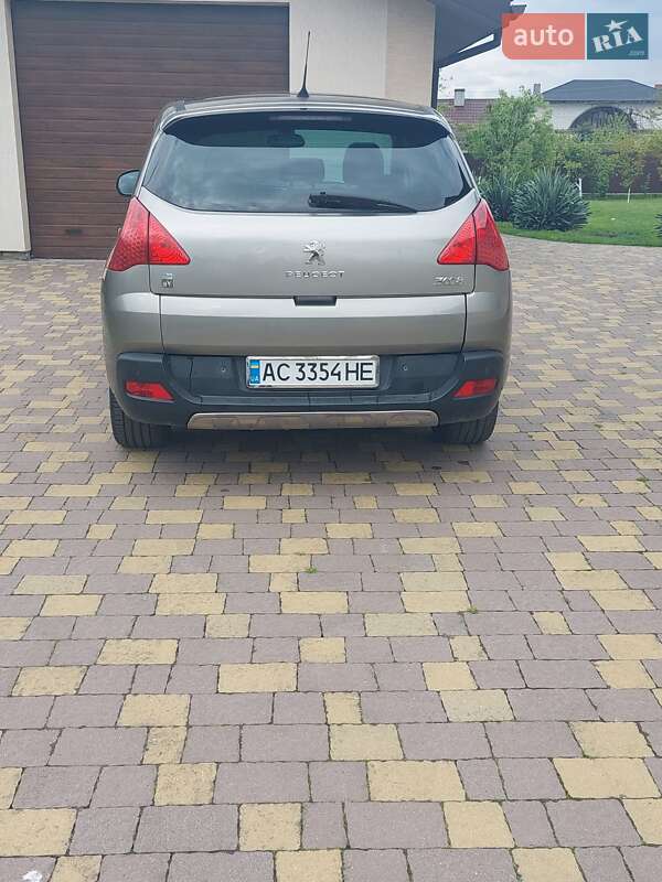 Позашляховик / Кросовер Peugeot 3008 2013 в Нововолинську