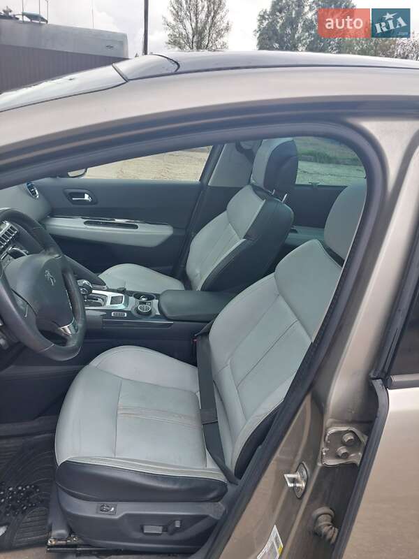 Позашляховик / Кросовер Peugeot 3008 2013 в Нововолинську