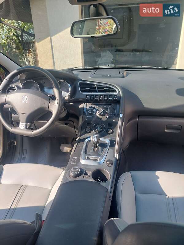 Позашляховик / Кросовер Peugeot 3008 2013 в Нововолинську