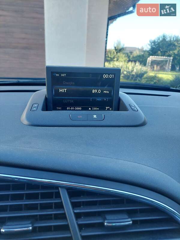 Позашляховик / Кросовер Peugeot 3008 2013 в Нововолинську