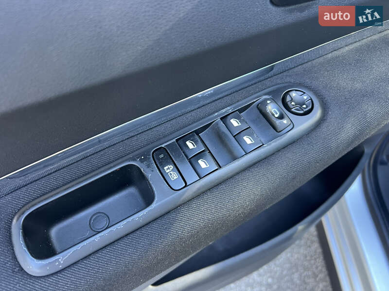 Позашляховик / Кросовер Peugeot 3008 2011 в Києві