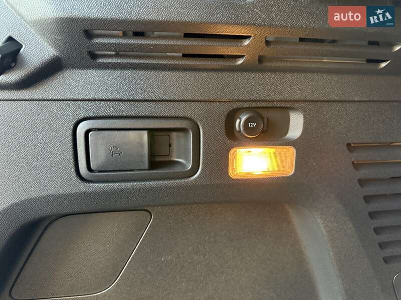 Позашляховик / Кросовер Peugeot 3008 2020 в Стрию