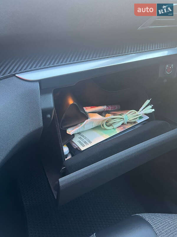 Внедорожник / Кроссовер Peugeot 3008 2019 в Долине фото 44 Внедорожник / Кроссовер Peugeot 3008 2019 в Долине