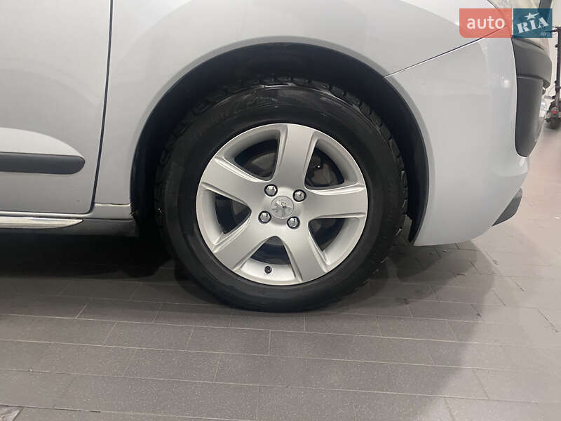 Внедорожник / Кроссовер Peugeot 3008 2011 в Киеве фото 4 Внедорожник / Кроссовер Peugeot 3008 2011 в Киеве