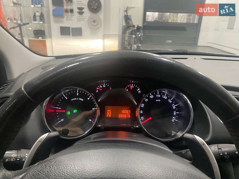 Внедорожник / Кроссовер Peugeot 3008 2011 в Киеве фото 15 Внедорожник / Кроссовер Peugeot 3008 2011 в Киеве