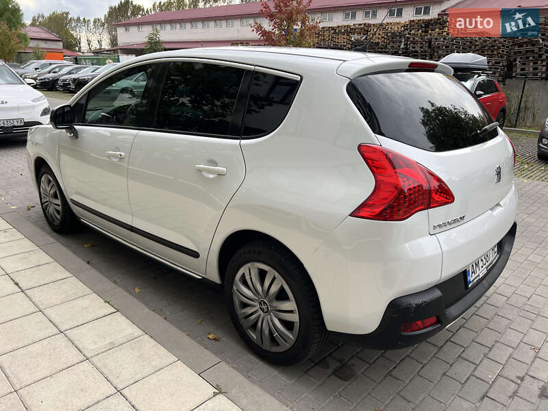 Позашляховик / Кросовер Peugeot 3008 2012 в Львові