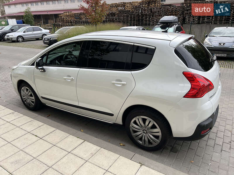 Позашляховик / Кросовер Peugeot 3008 2012 в Львові