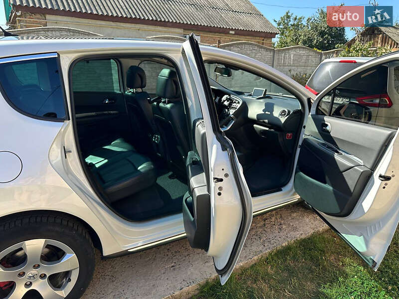 Позашляховик / Кросовер Peugeot 3008 2010 в Черкасах