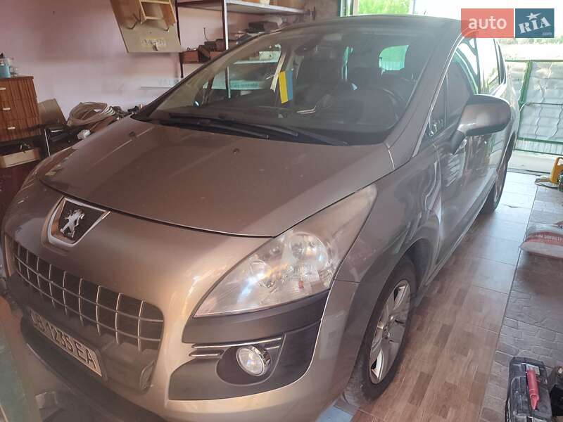 Peugeot 3008 2011