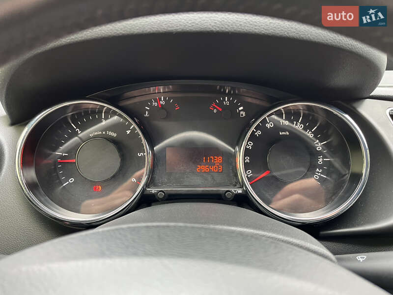 Позашляховик / Кросовер Peugeot 3008 2015 в Хмільнику