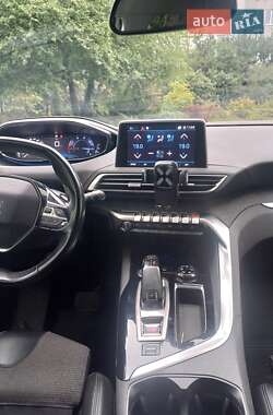 Внедорожник / Кроссовер Peugeot 3008 2018 в 