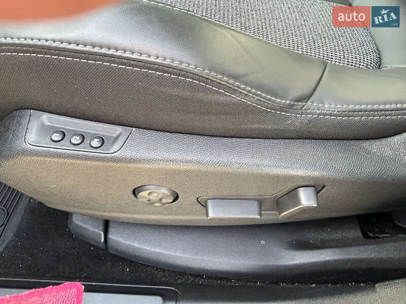 Позашляховик / Кросовер Peugeot 3008 2018 в Дніпрі