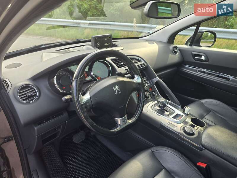 Позашляховик / Кросовер Peugeot 3008 2014 в Луцьку