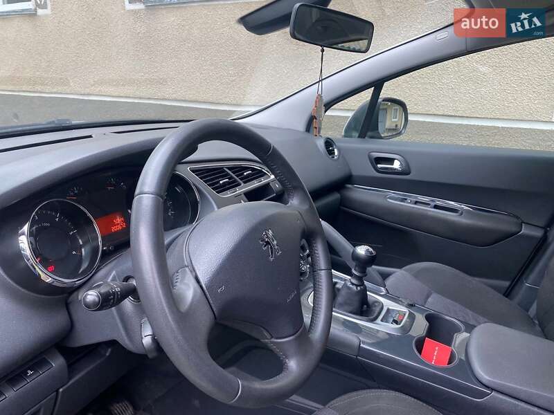 Позашляховик / Кросовер Peugeot 3008 2010 в Рівному