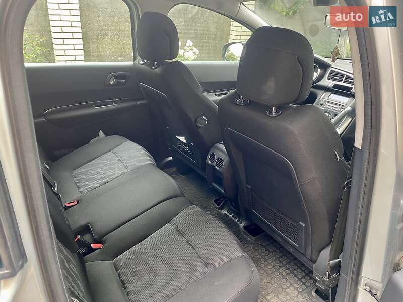 Позашляховик / Кросовер Peugeot 3008 2010 в Рівному